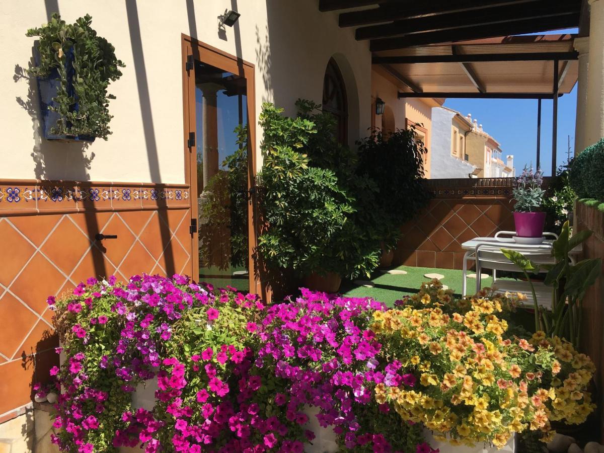 Apartment With Private Patio Fuengirola Esterno foto
