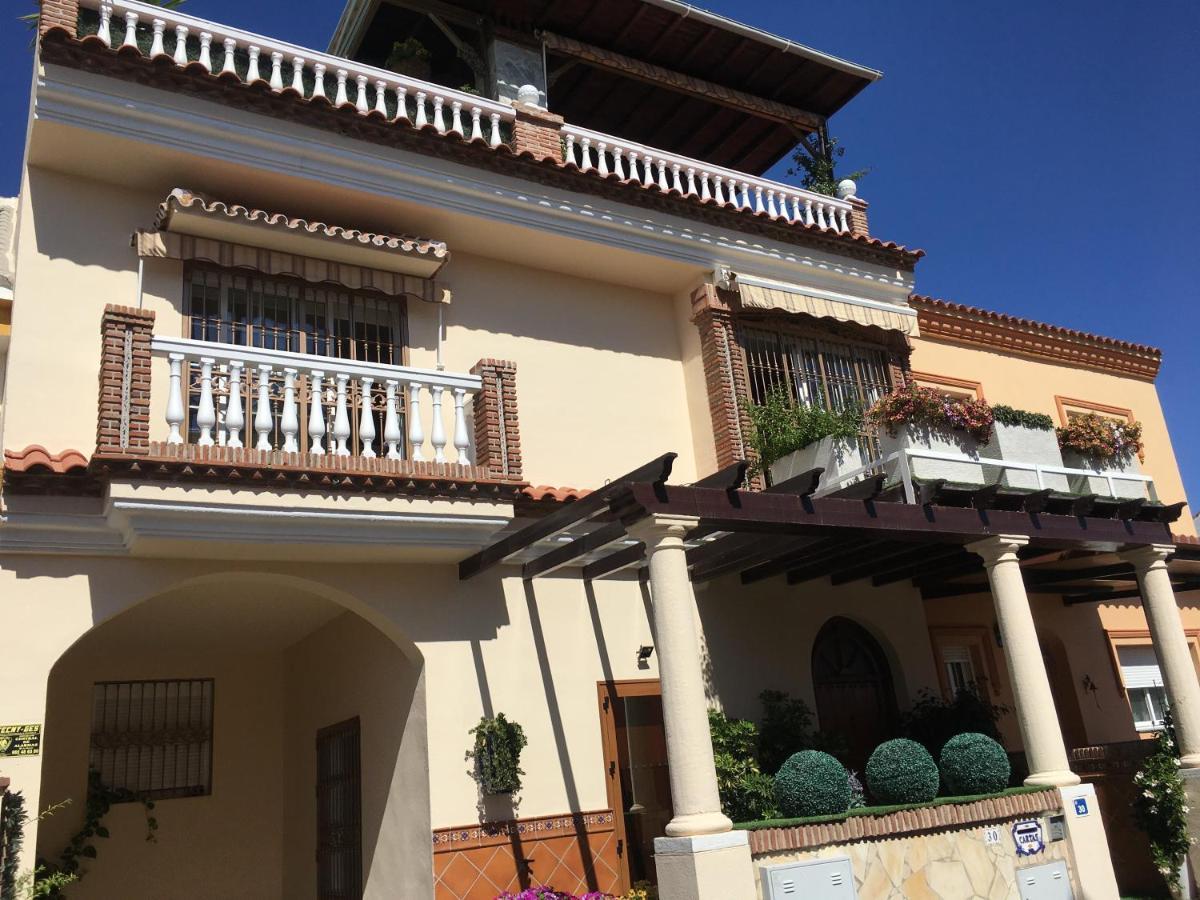 Apartment With Private Patio Fuengirola Esterno foto