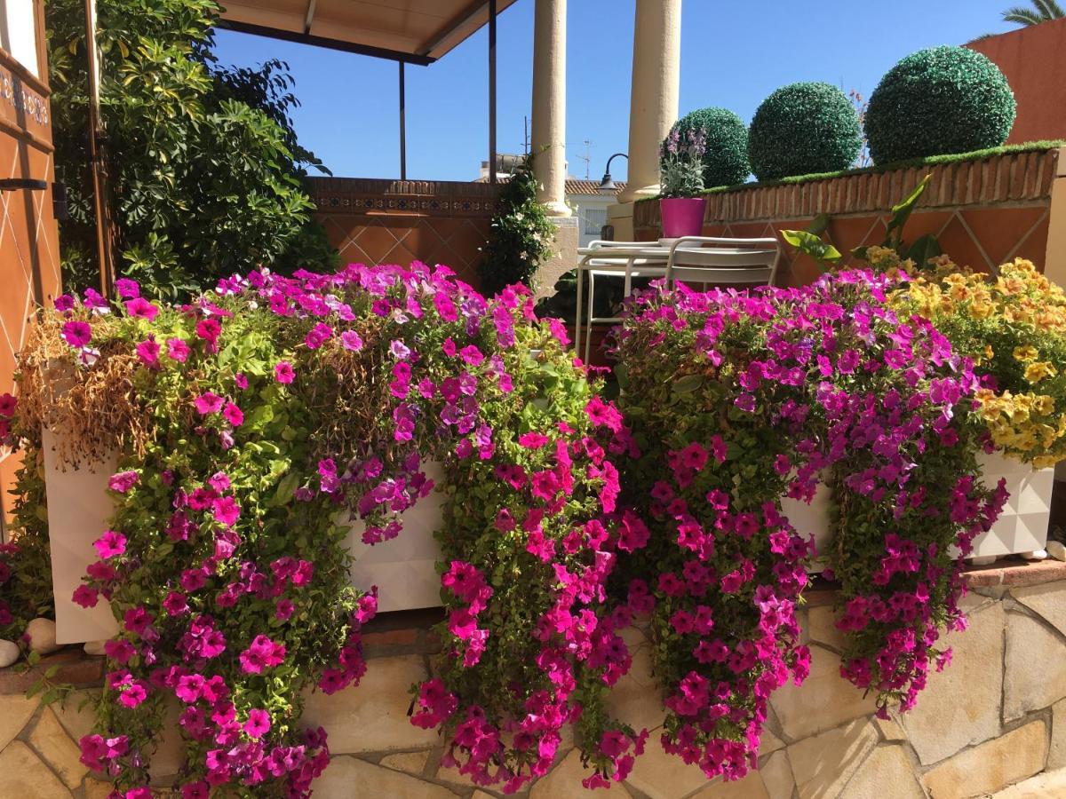 Apartment With Private Patio Fuengirola Esterno foto