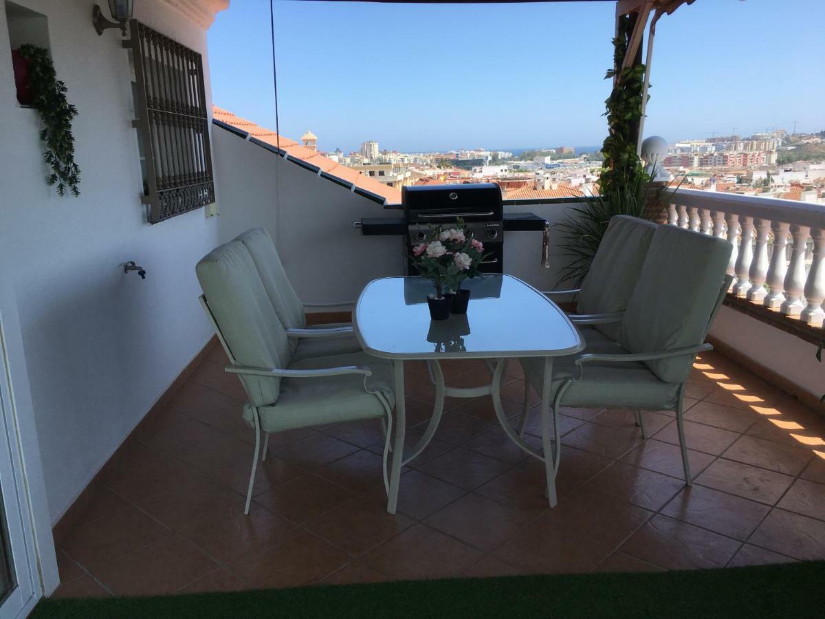 Apartment With Private Patio Fuengirola Esterno foto