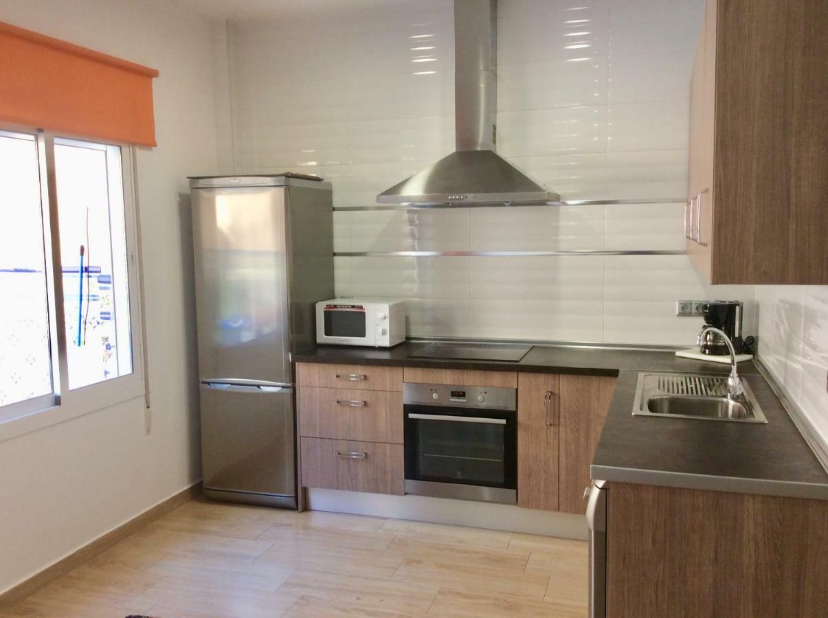 Apartment With Private Patio Fuengirola Esterno foto
