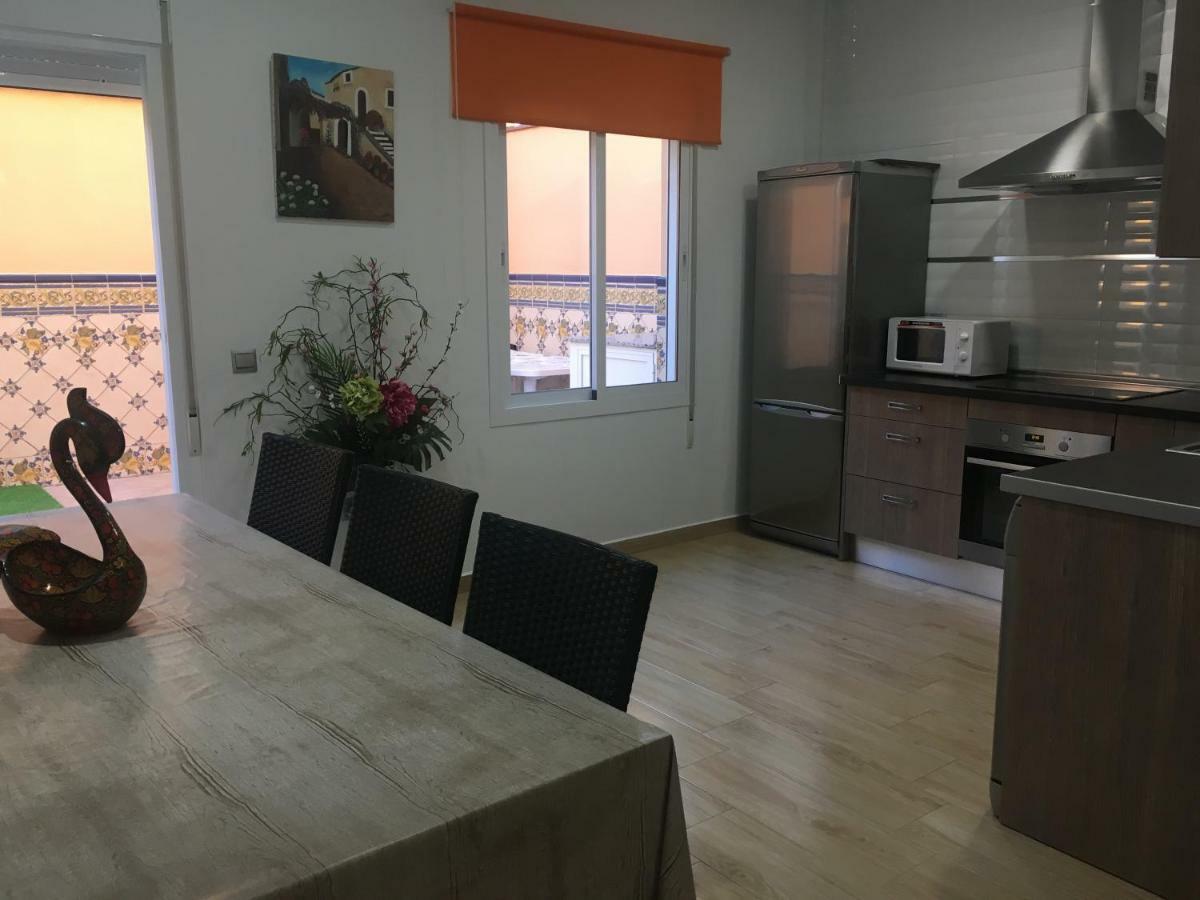 Apartment With Private Patio Fuengirola Esterno foto