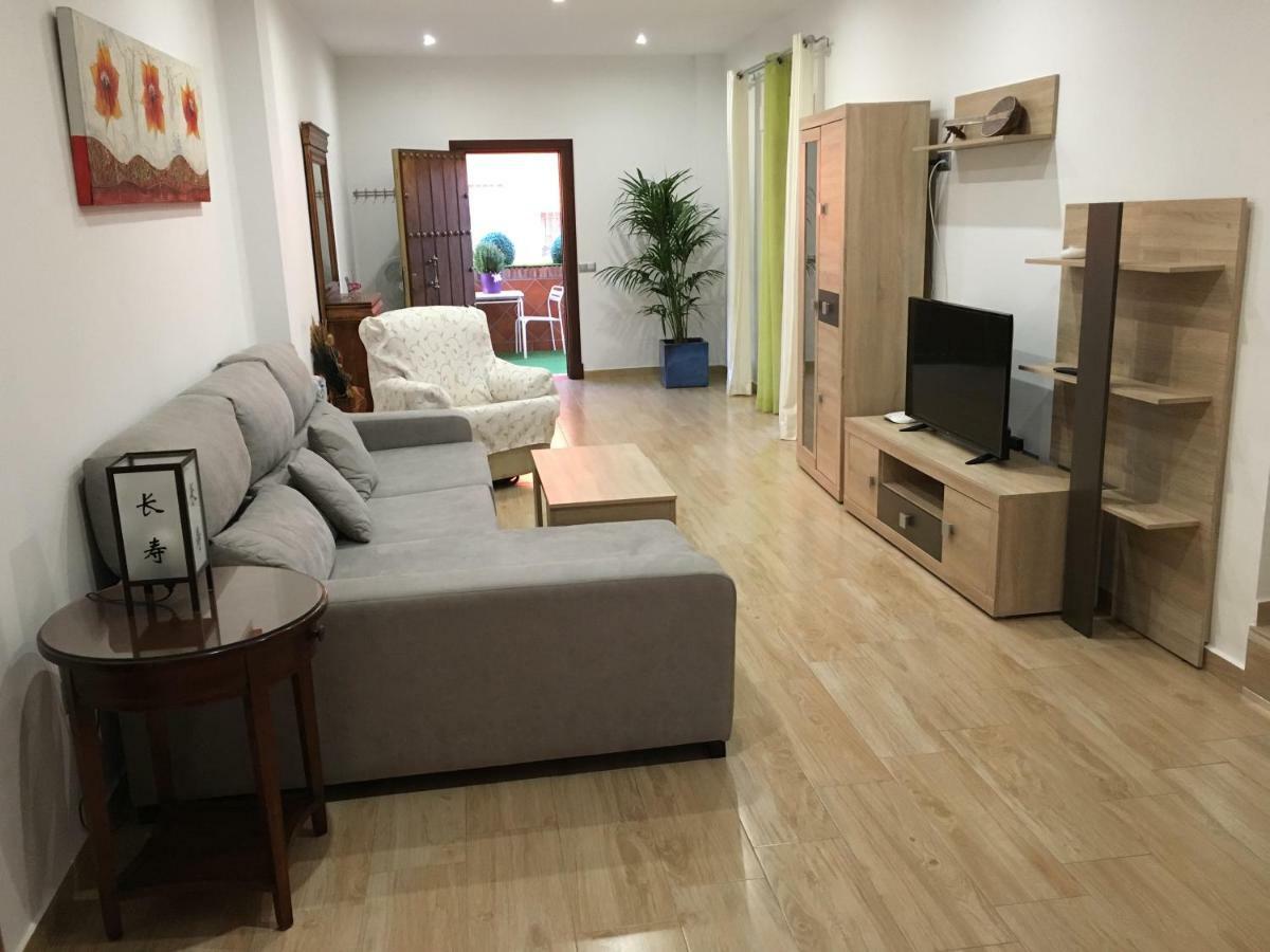 Apartment With Private Patio Fuengirola Esterno foto